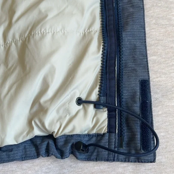 The North Face Men's Blue and Gray Windbreaker - Picture 6 of 8